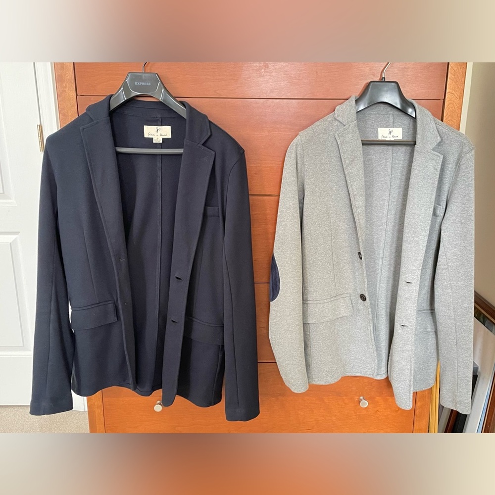 Cotton blazer with elbow patches (gray and blue)
Size small